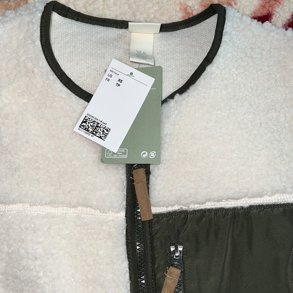NWT H&M Faux Shearling Vest - Picture 6 of 7